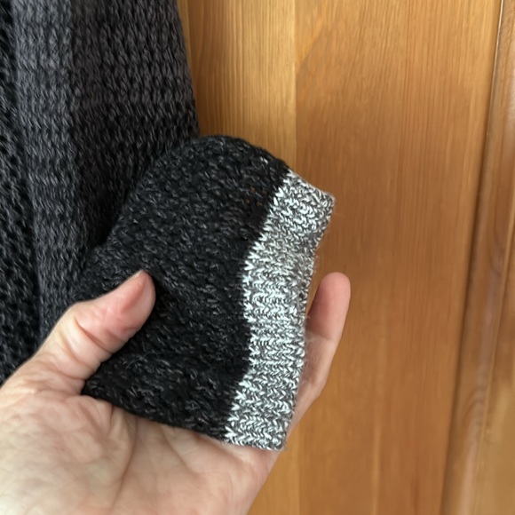 Kenneth Cole Vintage Rayon Sheer Black/Grey Sweater EUC W/Jeans/skirt/slacks - Picture 5 of 12